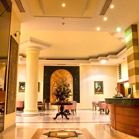 Madisson Hotel Džunija Exteriér fotografie