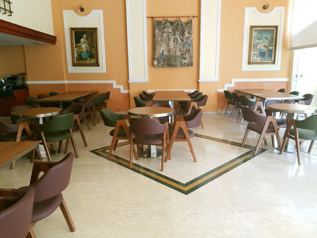 Madisson Hotel Džunija Exteriér fotografie