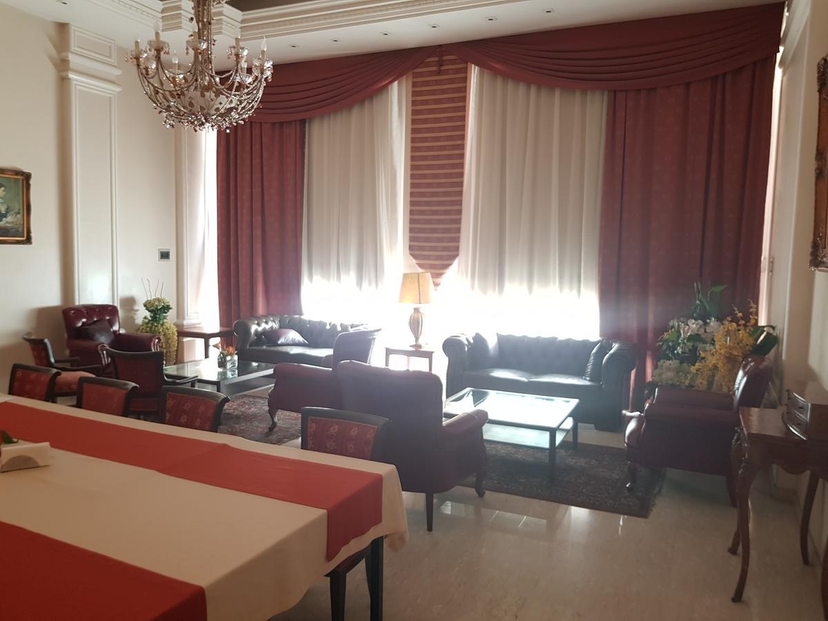 Madisson Hotel Džunija Exteriér fotografie