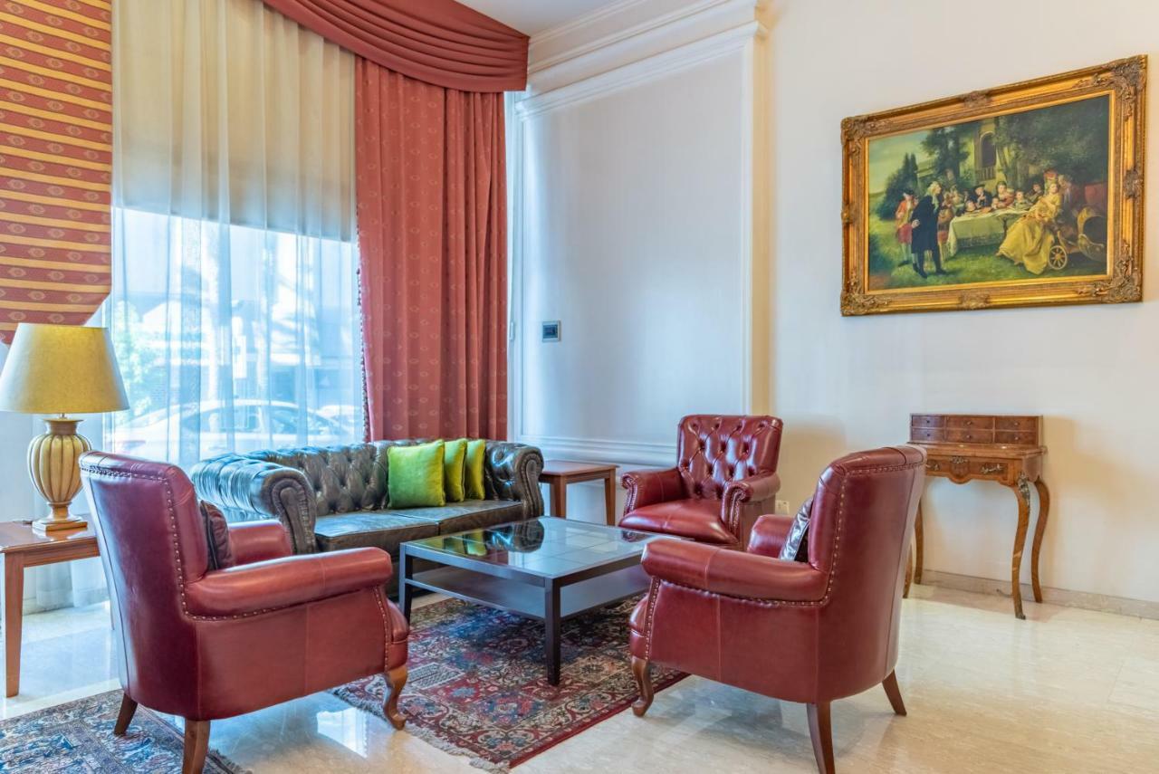 Madisson Hotel Džunija Exteriér fotografie
