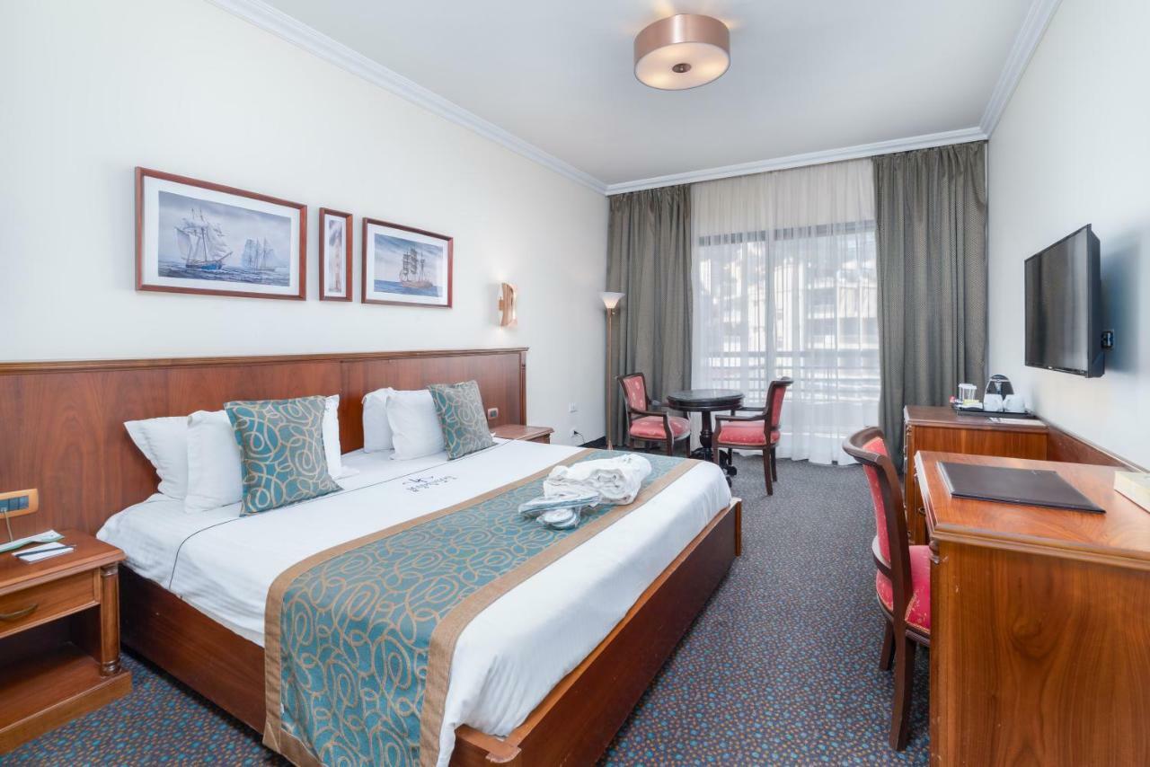 Madisson Hotel Džunija Exteriér fotografie