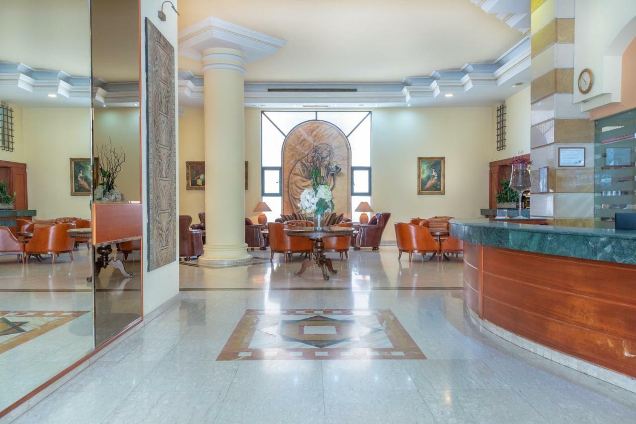 Madisson Hotel Džunija Exteriér fotografie