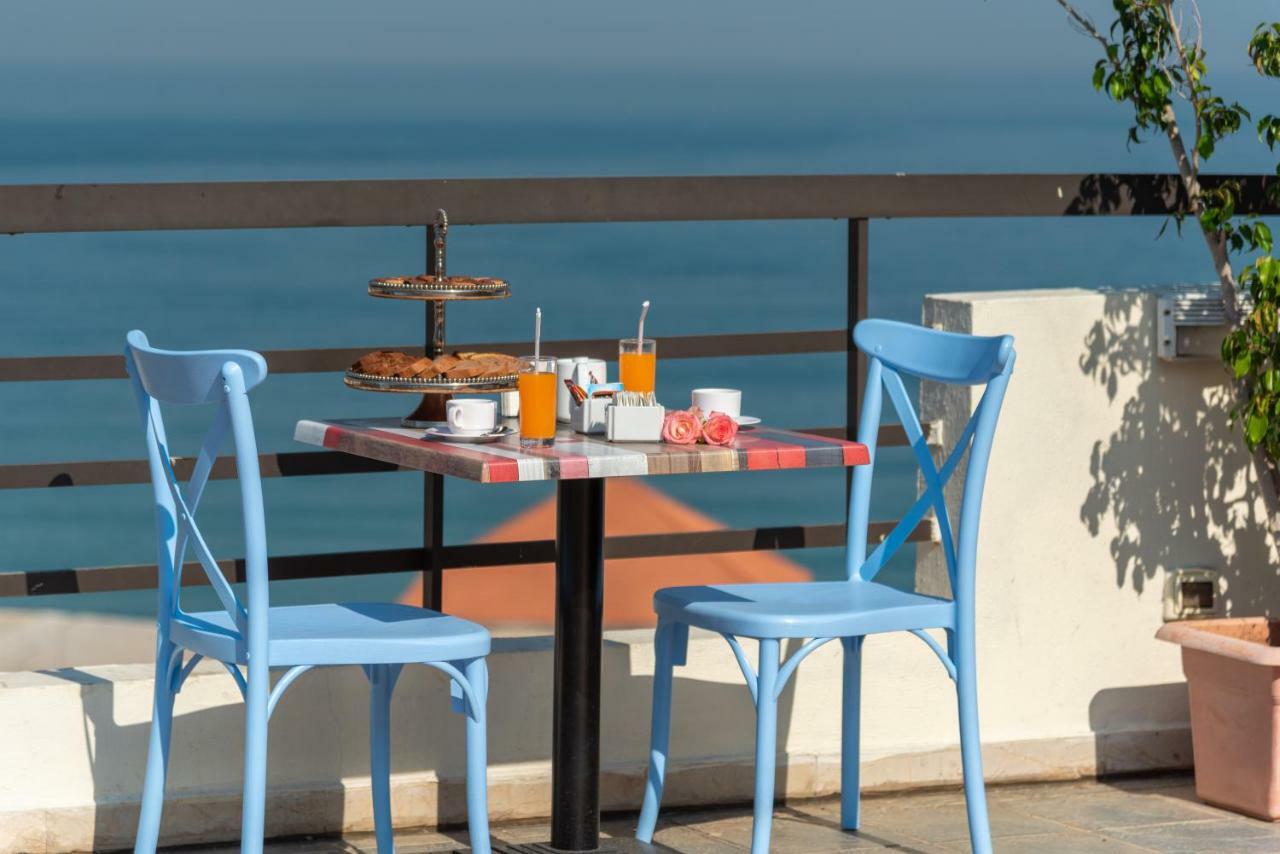 Madisson Hotel Džunija Exteriér fotografie