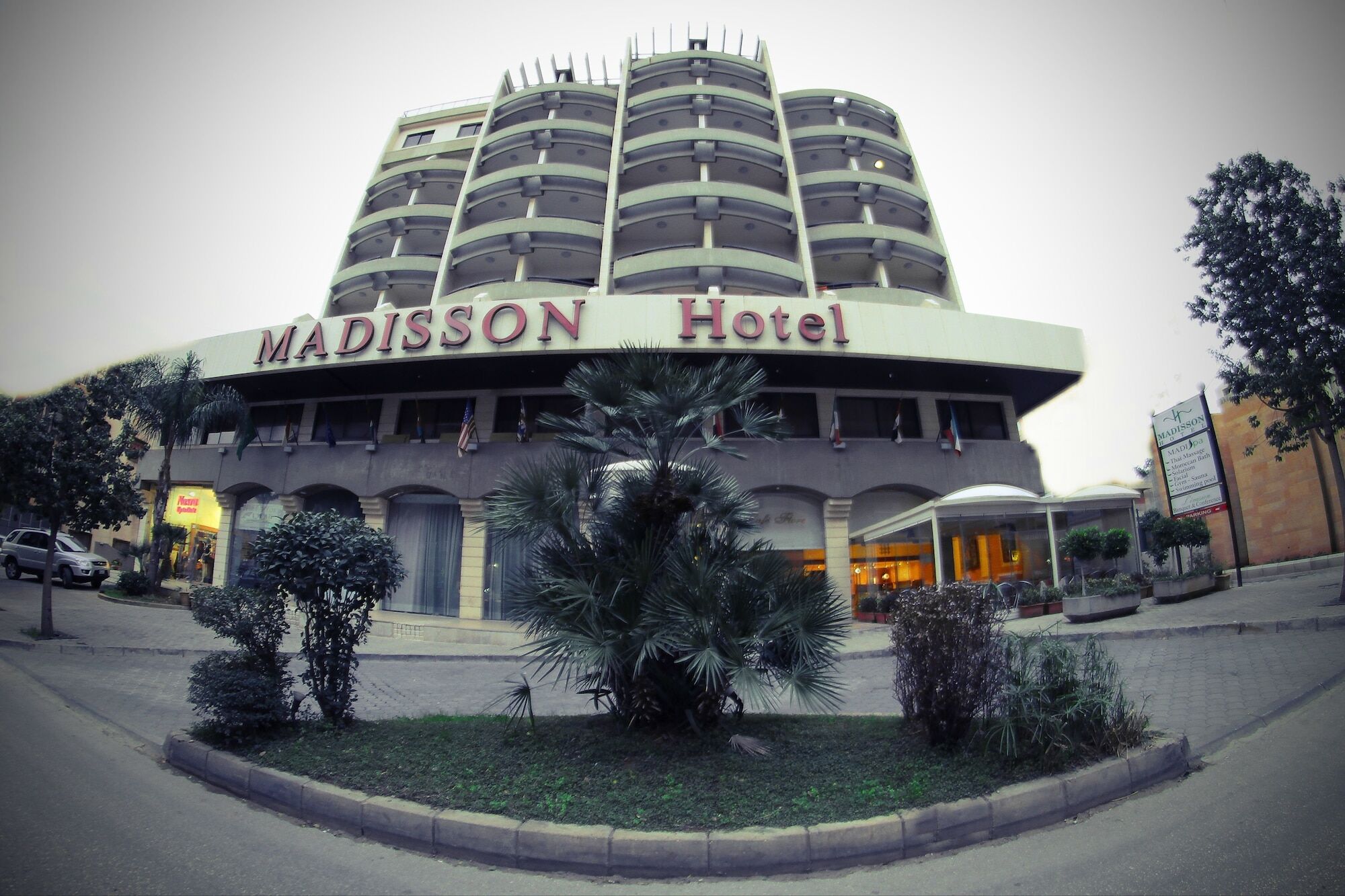 Madisson Hotel Džunija Exteriér fotografie